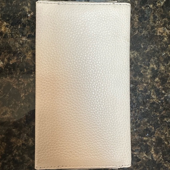 COACH never-used White 3.25” x 6” x 0.5” Wallet - Picture 3 of 3